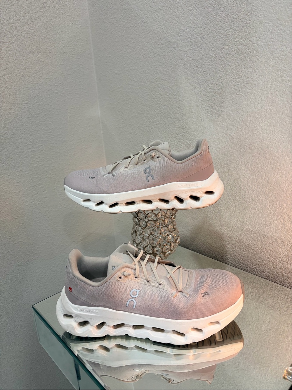 On Running Women’s Sneakers in Pale Pink and Light Gray